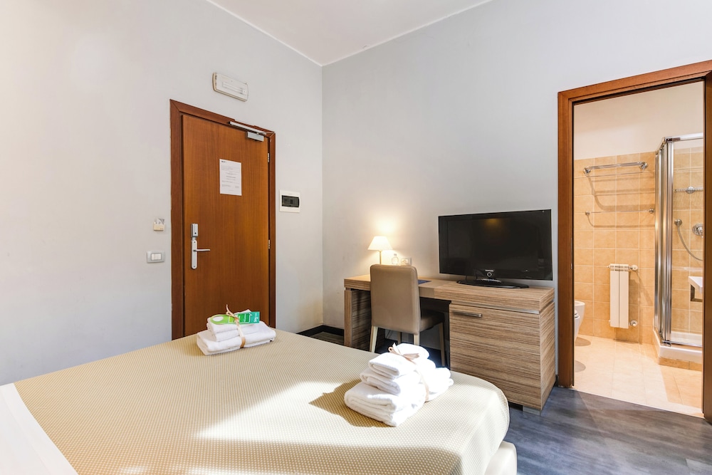 Classic Double Room Single Use, 1 Double Bed photo 3