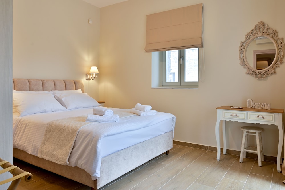 Two Bedroom Residence - B1 photo 2
