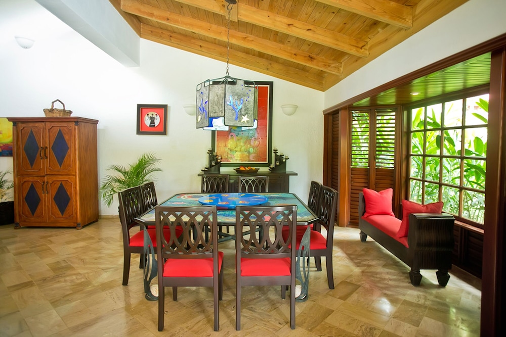 Villa, 1 King Bed, Non Smoking photo 3