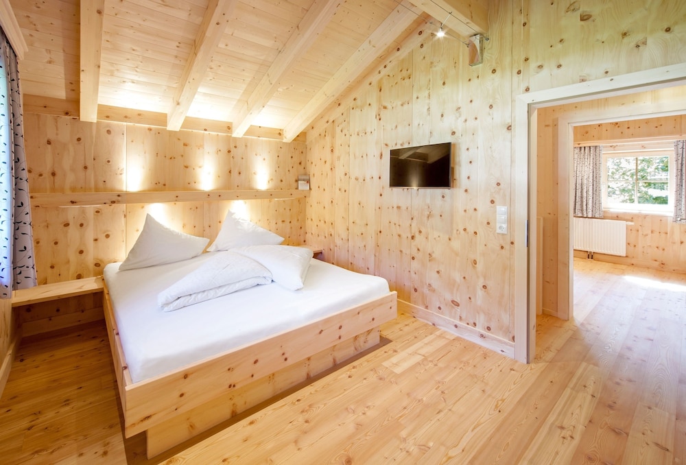 Comfort Chalet, 2 Bedrooms, Terrace, Garden Area (Tiroler-Hütte Charme) photo 1