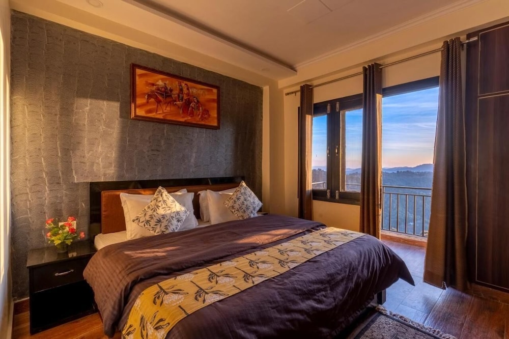 Economy Suite