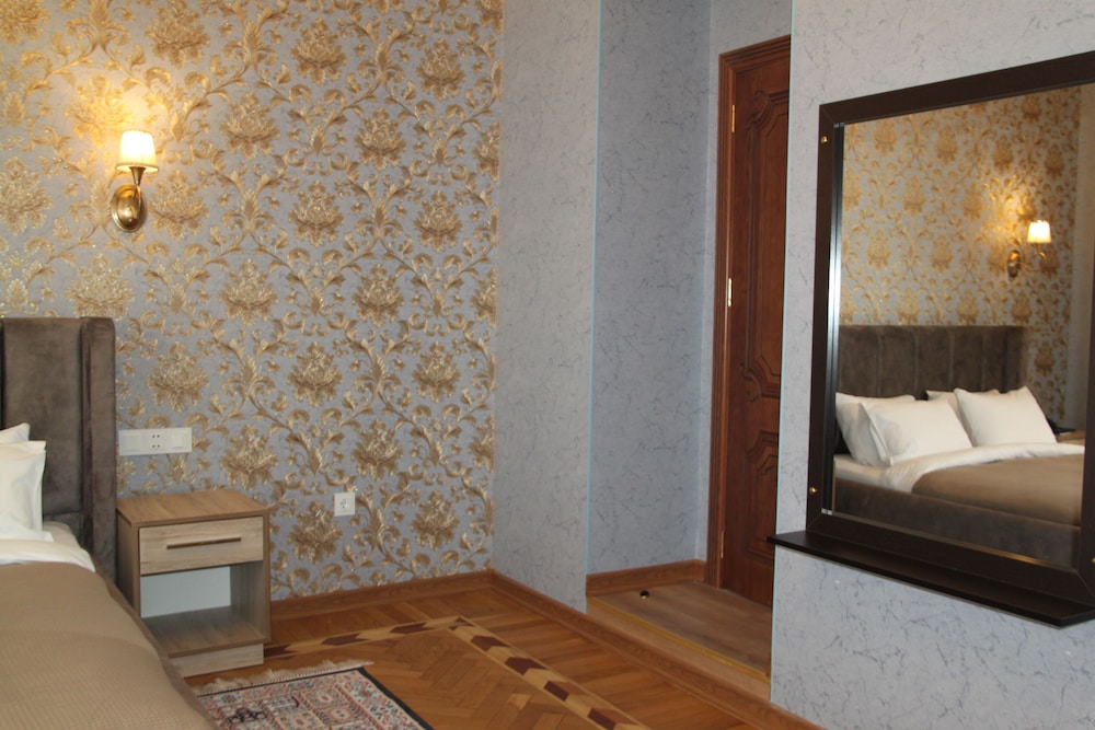 Comfort Single Room, 1 Queen Bed, Balcony