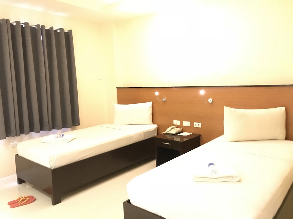 Deluxe Twin Room, 2 Twin Beds photo 2