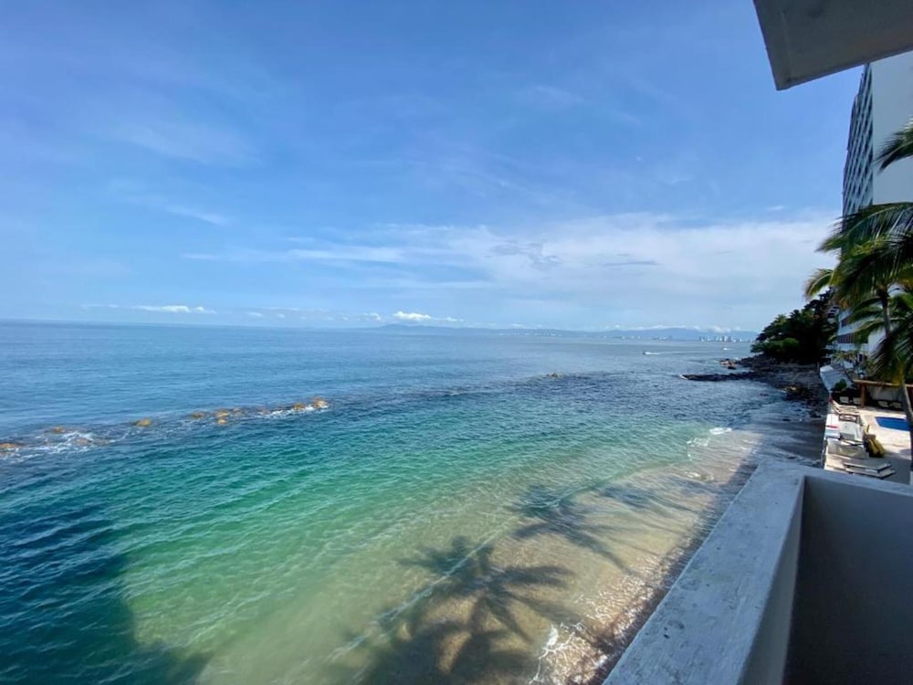 2 Bedroom Suite Oceanfront - Photo 11