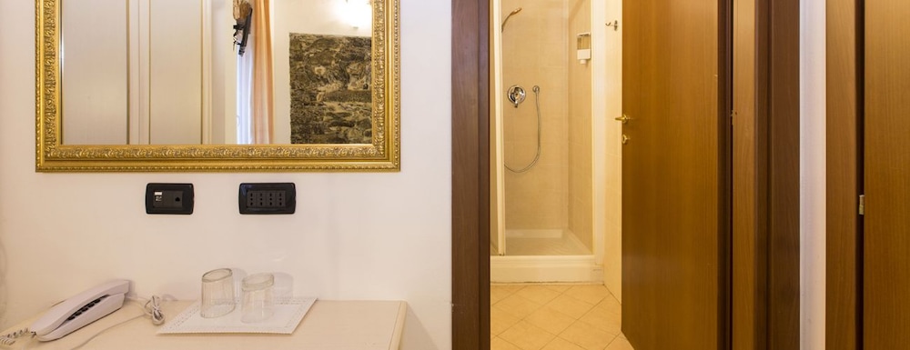 Triple Room - Photo 17