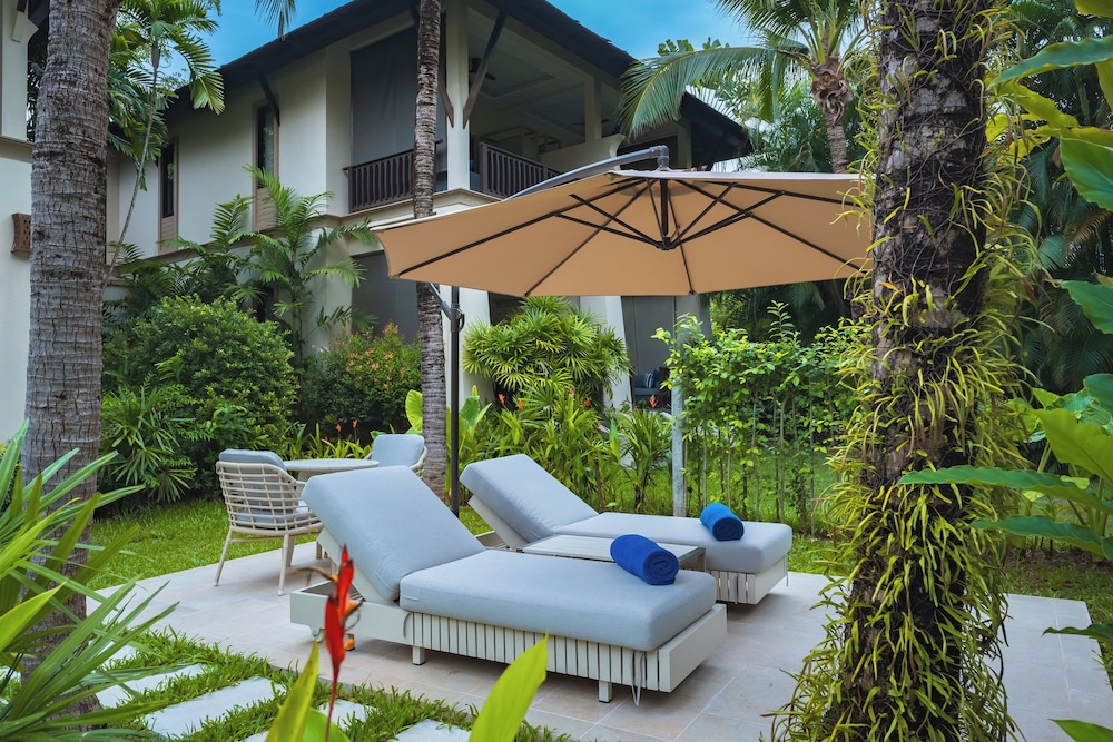 Deluxe Room, 1 King Bed (Garden Pavilion) - Photo 15