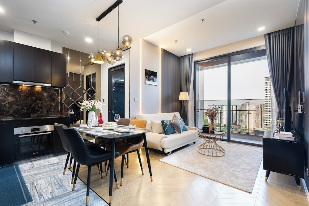Grand Suite, 1 Bedroom, Club Lounge Access, City View