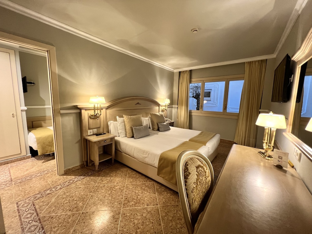Standard Quadruple Room photo 2