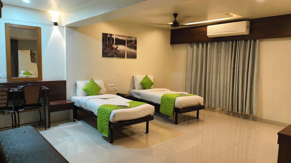 Deluxe Double or Twin Room