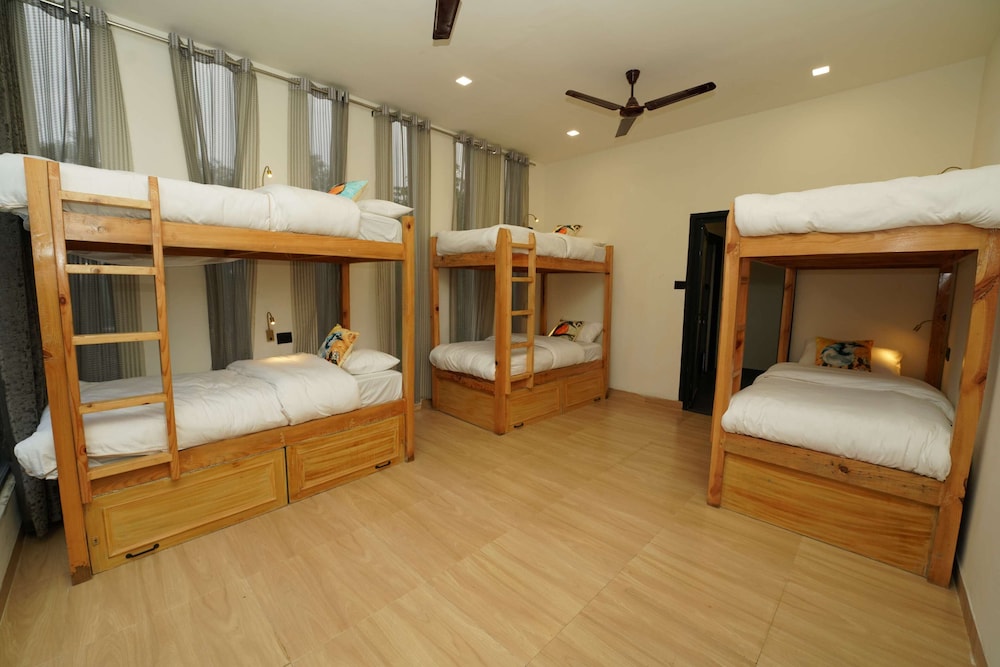 Shared Dormitory, Mixed Dorm