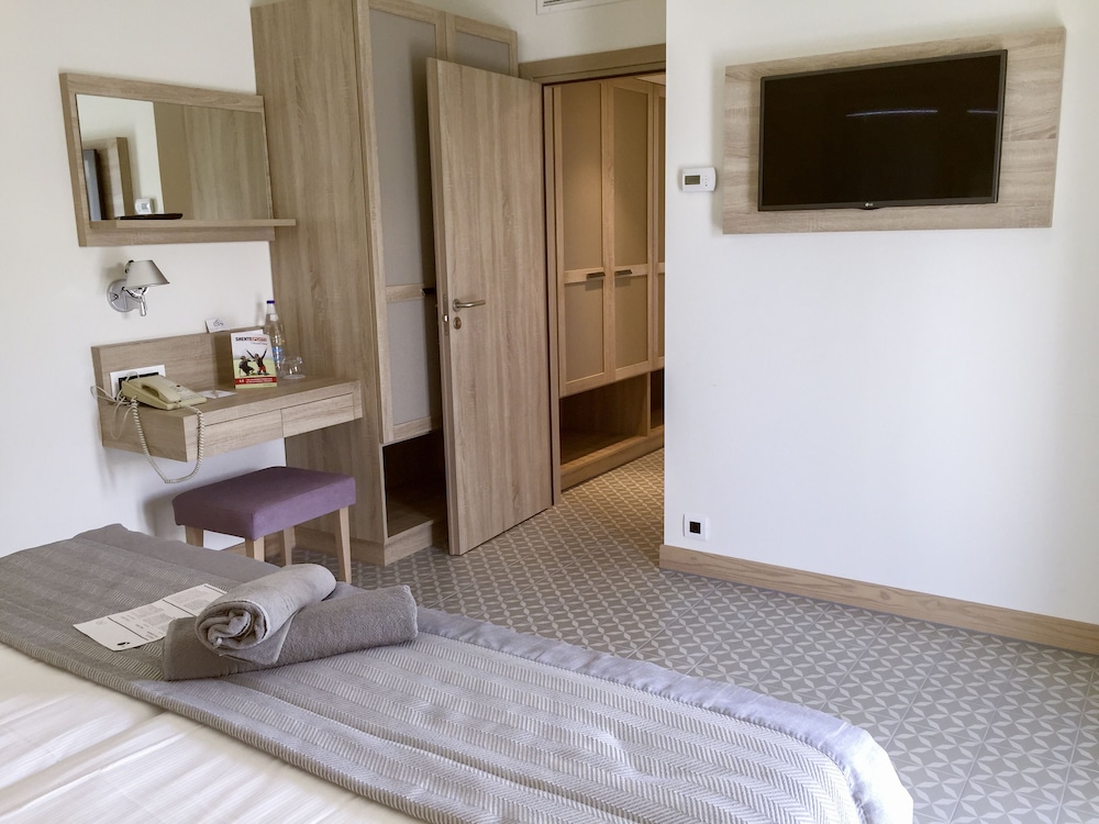 Family Double Room, Connecting Rooms (Superior) photo 3