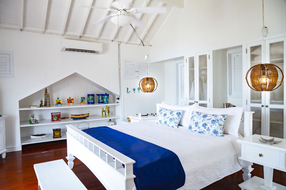 Suite, 1 King Bed, Private Bathroom