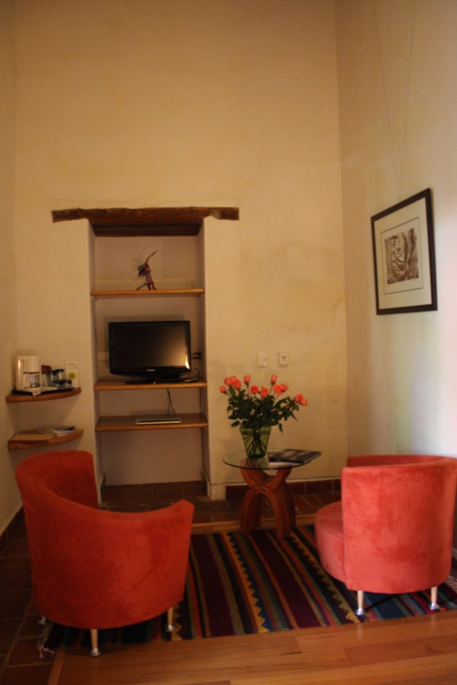 Junior Room, 1 King Bed, Garden View