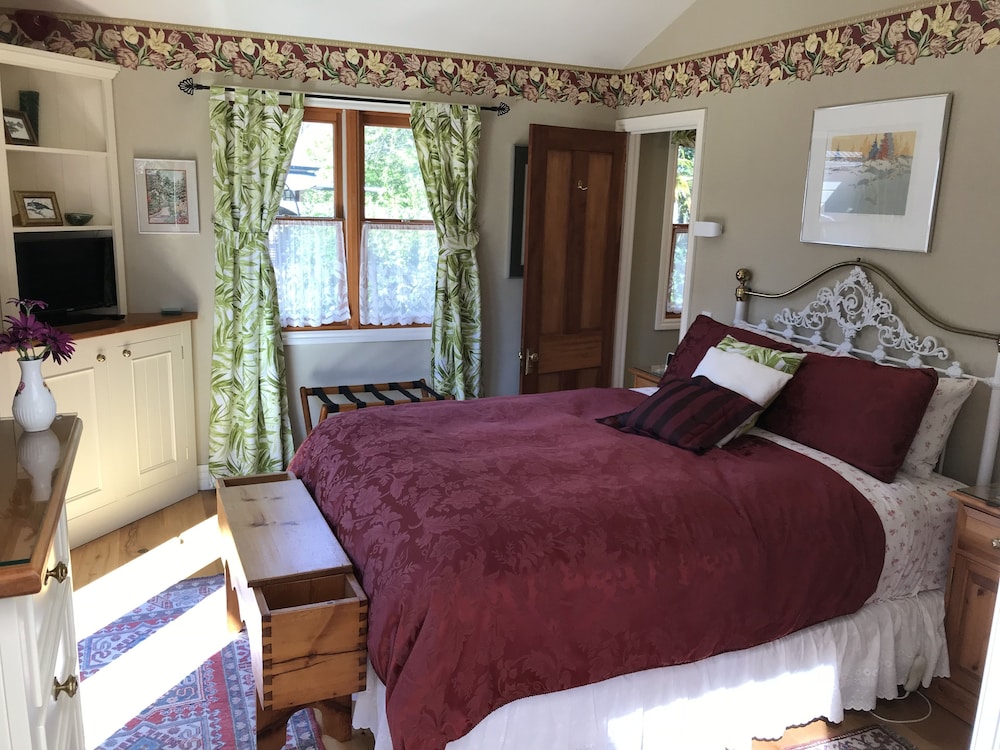 Standard Suite, 1 Bedroom, Non Smoking, Balcony (Courtyard Suite) photo 2