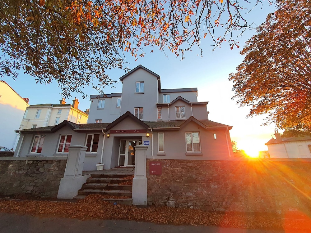 Deluxe Studio Suite