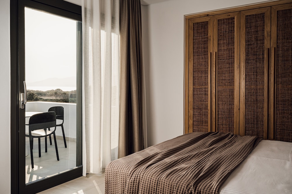 Deluxe Suite, 1 Bedroom, Sea View photo 3
