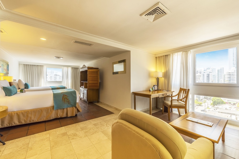 Junior Studio Suite, Multiple Beds, Ocean View - Photo 4