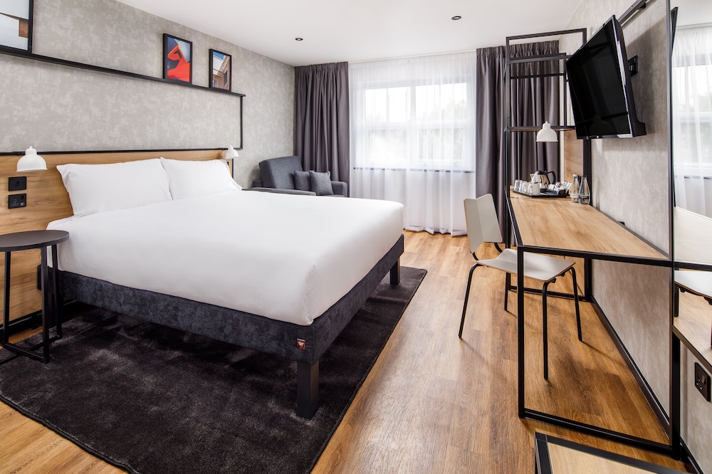 Family Room, 1 Double Bed with Sofa bed - Photo 2