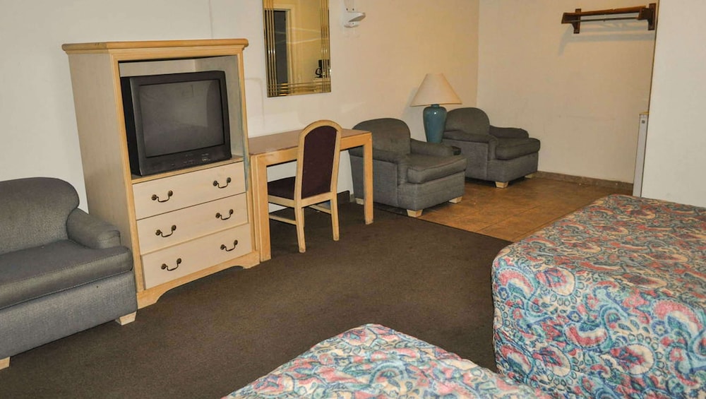 Room, 2 Double Beds, Non Smoking - Photo 2