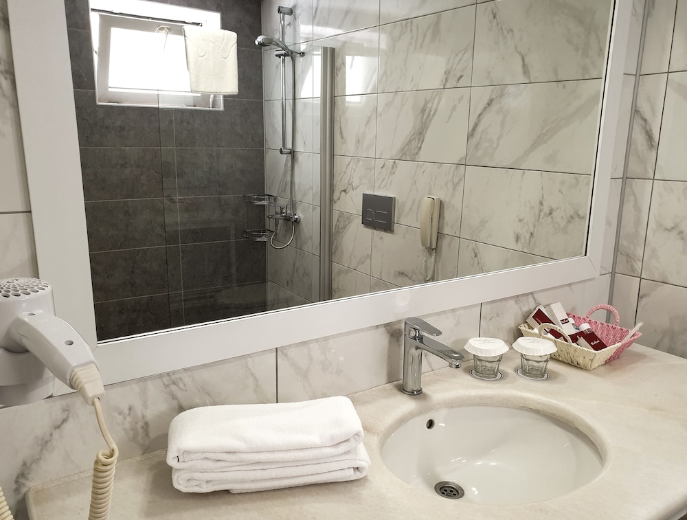 Standard Room, Private Pool, Pool View photo 2