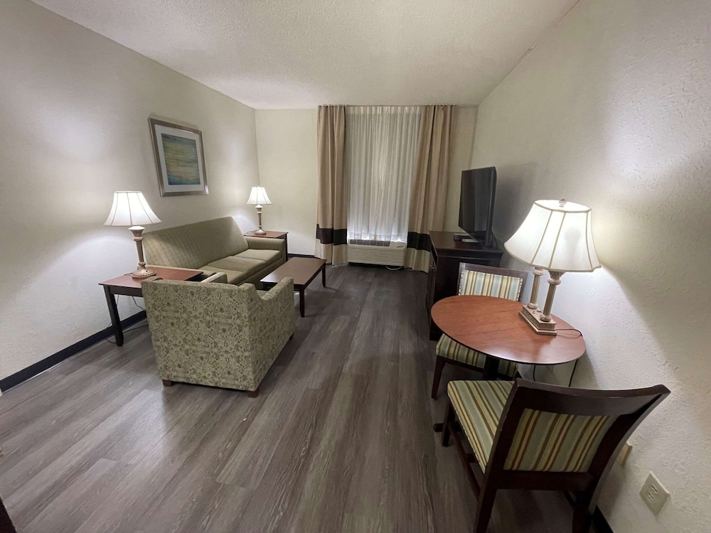 Suite, 2 Queen Beds, Non Smoking
