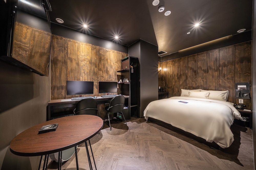 Vip, Jetted Tub - Photo 7