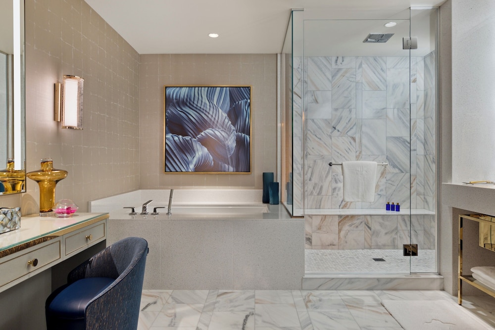 Fleur de Lis Monogram Suite