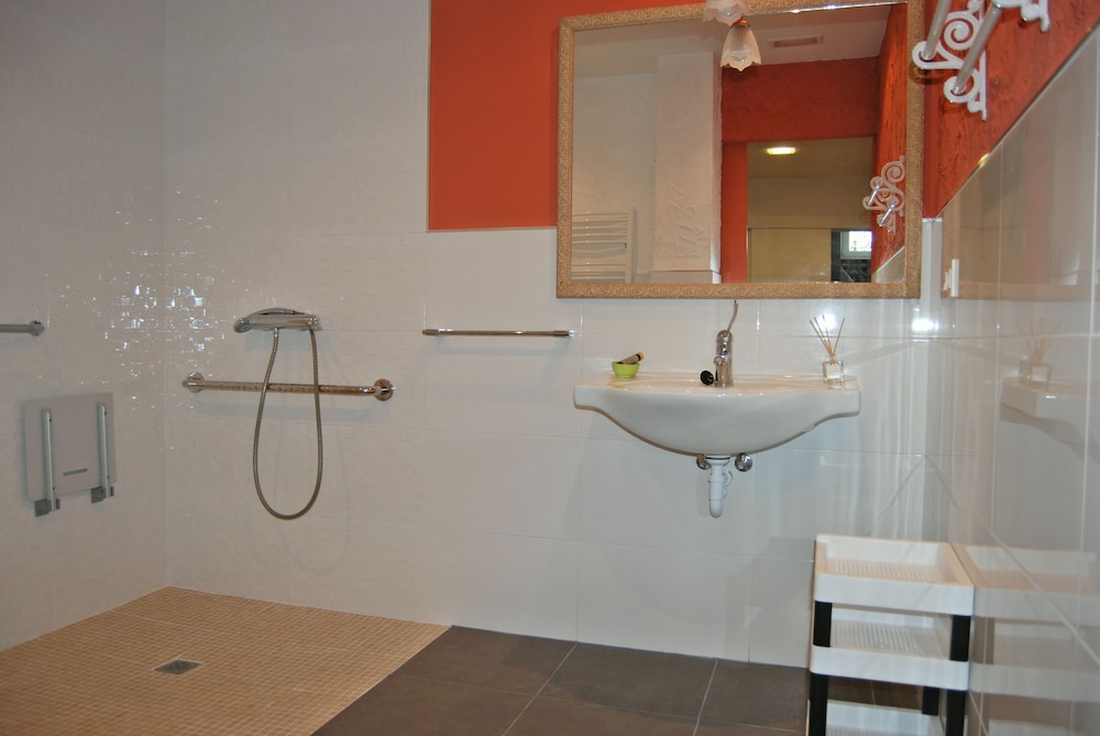 Premium Double Room, 1 King Bed (2 people) photo 2