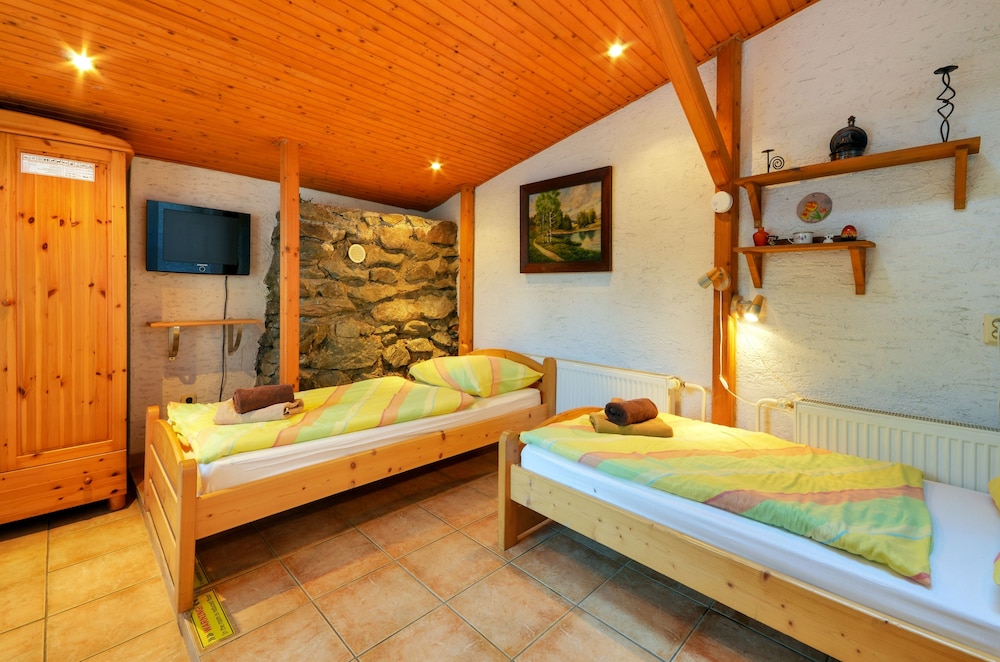 Comfort Apartment, 2 Bedrooms, Kitchen, Garden View