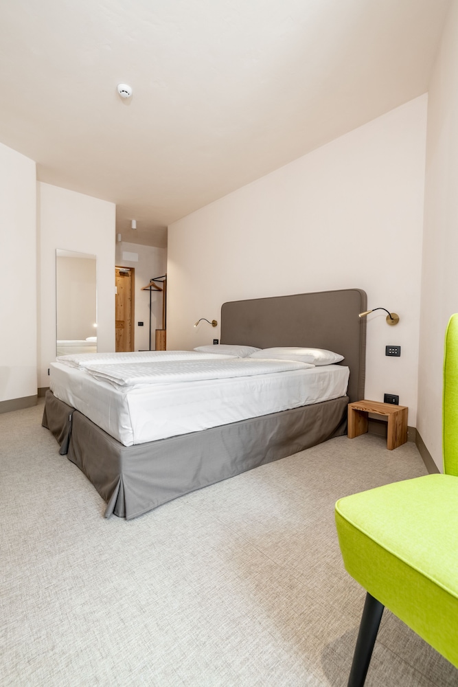 Standard Double Room - Photo 7