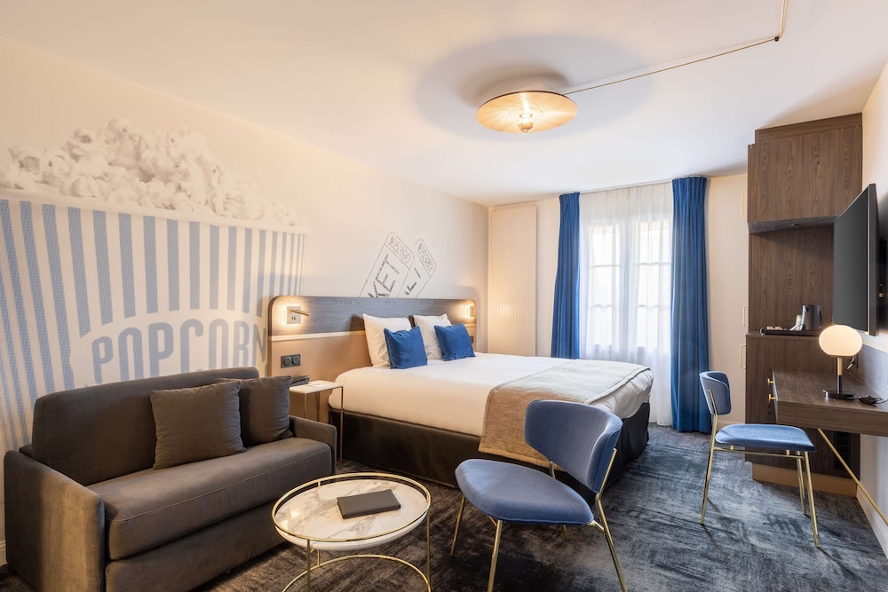 Superior Room, 1 King Bed, Non Smoking (with Single Sofabed) - Photo 3