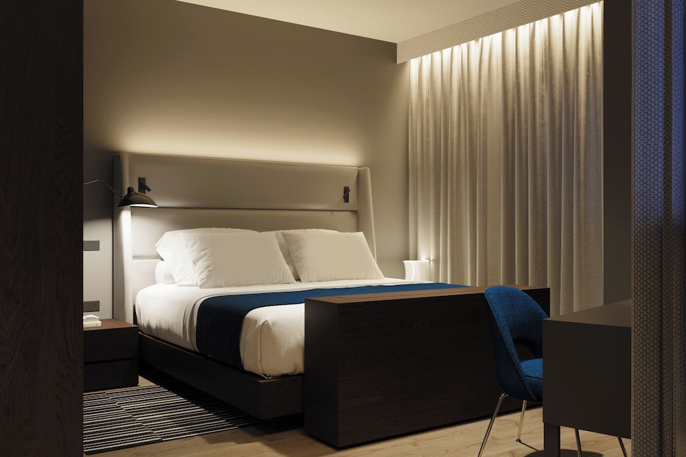 Suite, 1 King Bed with Sofa bed, Non Smoking