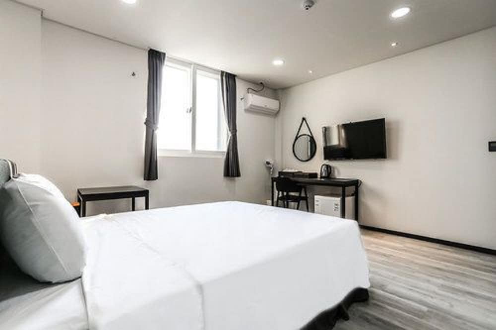 Standard Room (Extra Duvet cost KRW10,000, Mixed Gender not allowed more than 3 for all room type) photo 2