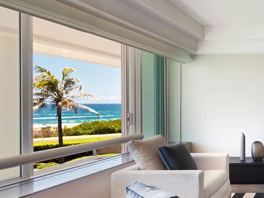 Room, 1 King Bed, Partial Ocean View - Photo 3