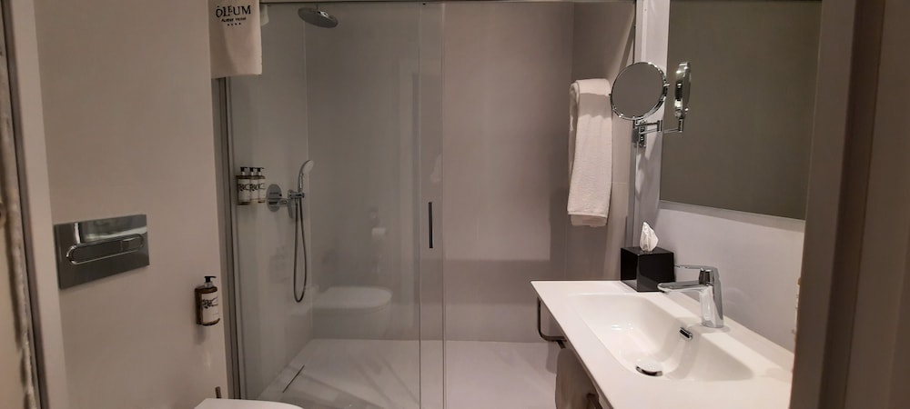 Double or Twin Room - Photo 39