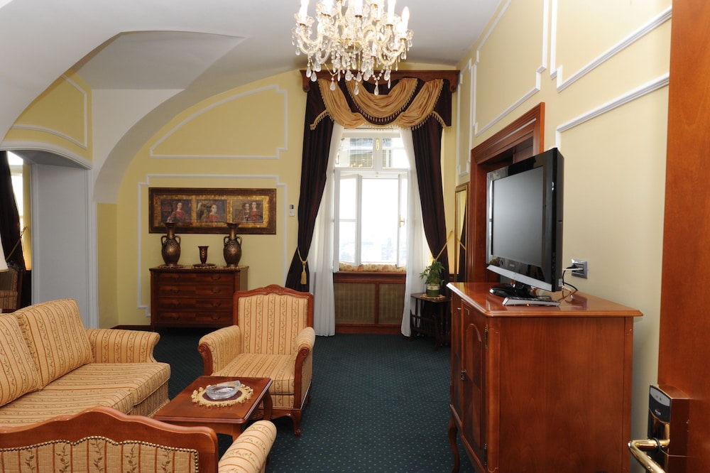 Honeymoon Suite, 1 King Bed with Sofa bed, Non Smoking, River View photo 1