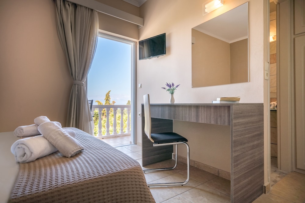 Quadruple Room, Sea View