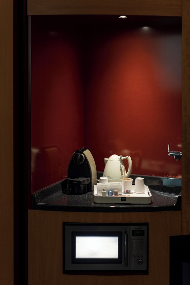 Executive Suite, Multiple Beds - Photo 8