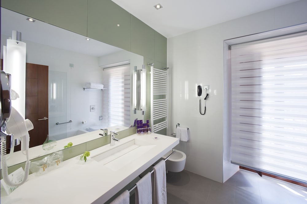 Standard Double Room - Photo 8