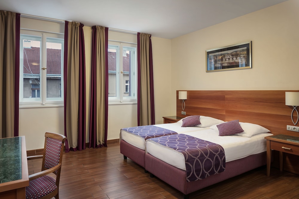 Triple Room - Photo 2