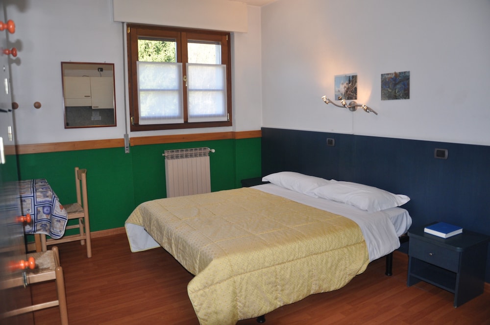 Family Apartment, 2 Bedrooms, Kitchenette, Mountain View (2 Adults + 2 Children) photo 1