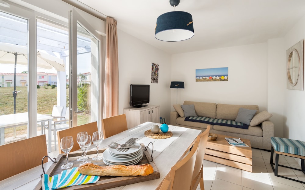 Holiday Home with alcove sleeps 6 photo 3