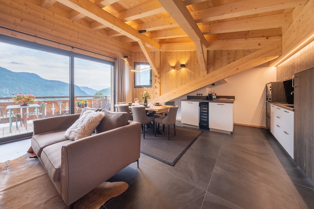 Deluxe Apartment, Private Bathroom, Mountain View (Pointe de Nantaux)