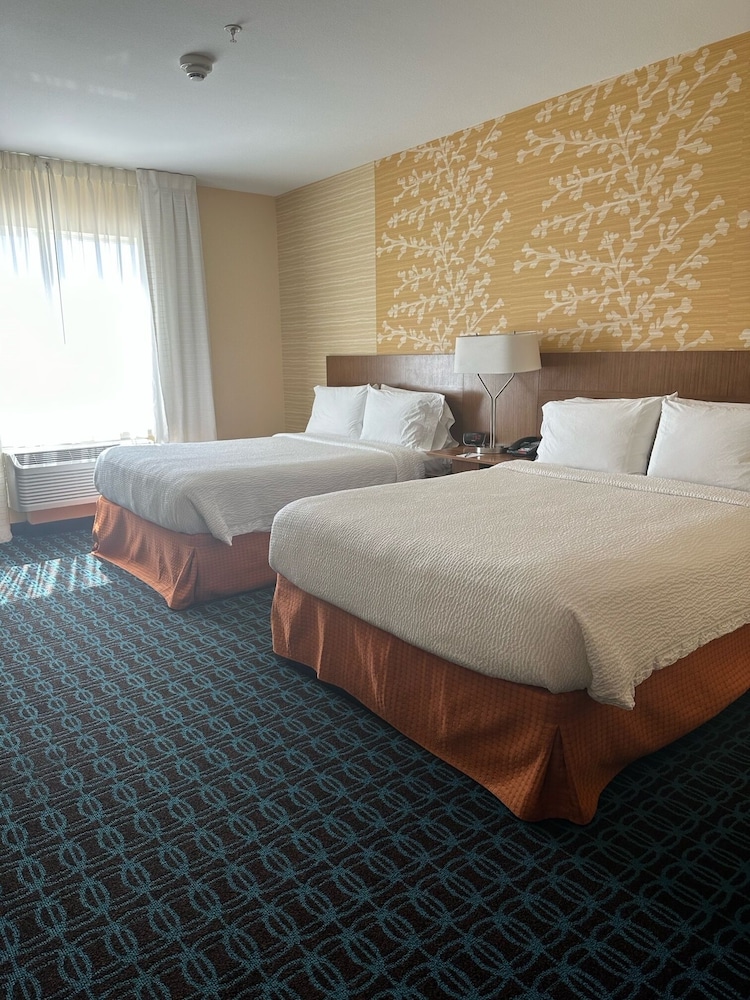 Room, 2 Queen Beds (Mobility/Hearing Accessible, Tub) photo 2