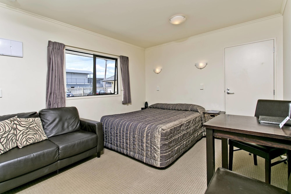 Family Suite, 2 Bedrooms, Jetted Tub, Courtyard Area photo 1