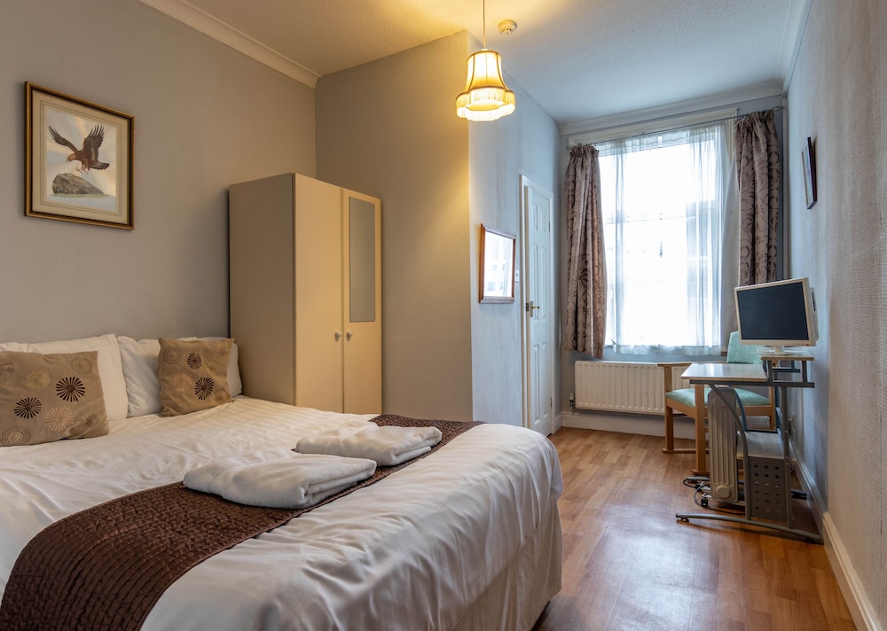 Standard Double Room, Ensuite - Photo 1