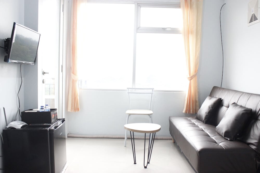 Room - Photo 10