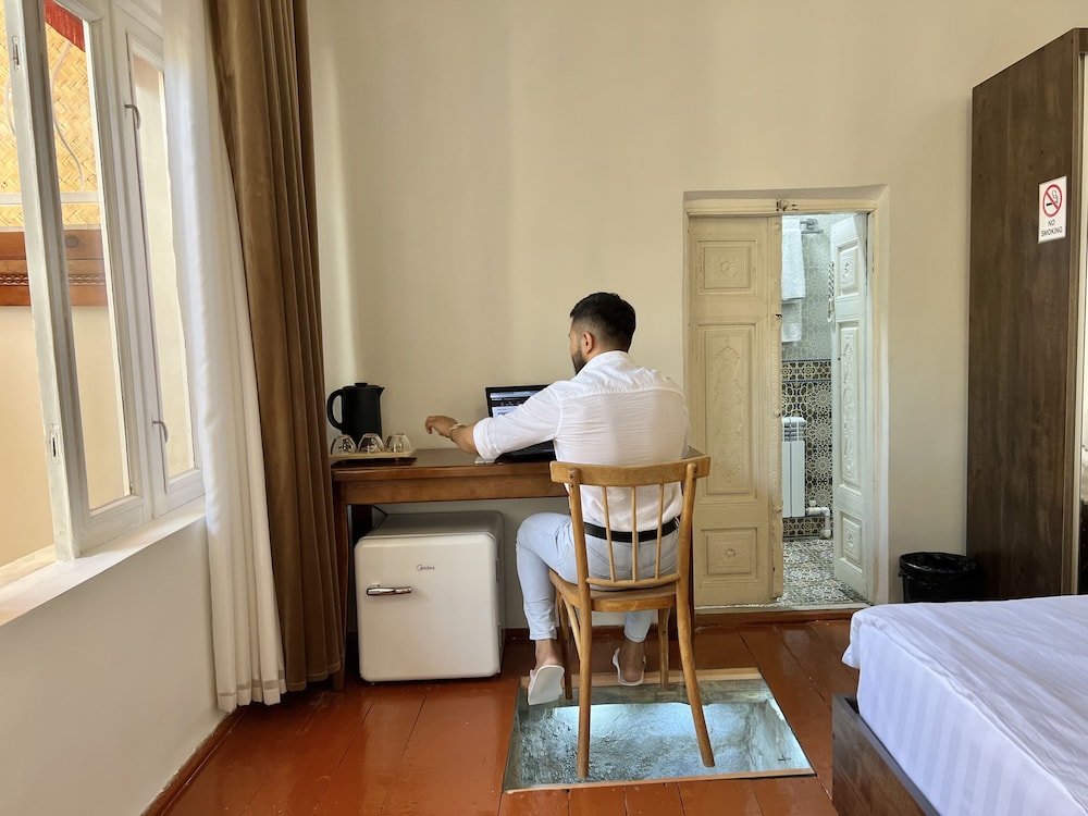 Luxury Room, Non Smoking, Courtyard View photo 2
