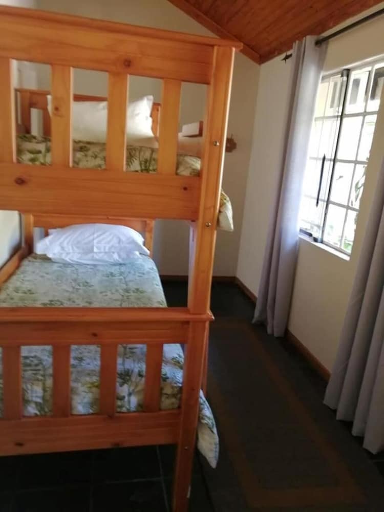 Sunbird Room photo 1