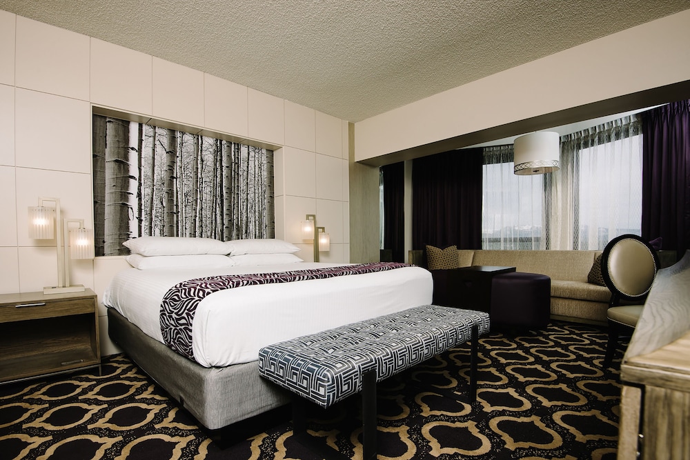 Deluxe Room, 1 King Bed, Non Smoking - Photo 2